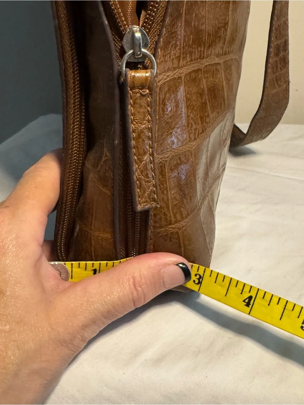 Bueno brown faux leather briefcase crocodile texture Adjustable strap